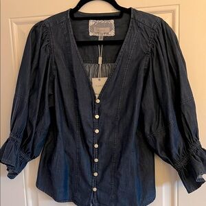 NWT Cupio Women's Navy denim Button-Down Blouse with puffy sleeves.  Size XL